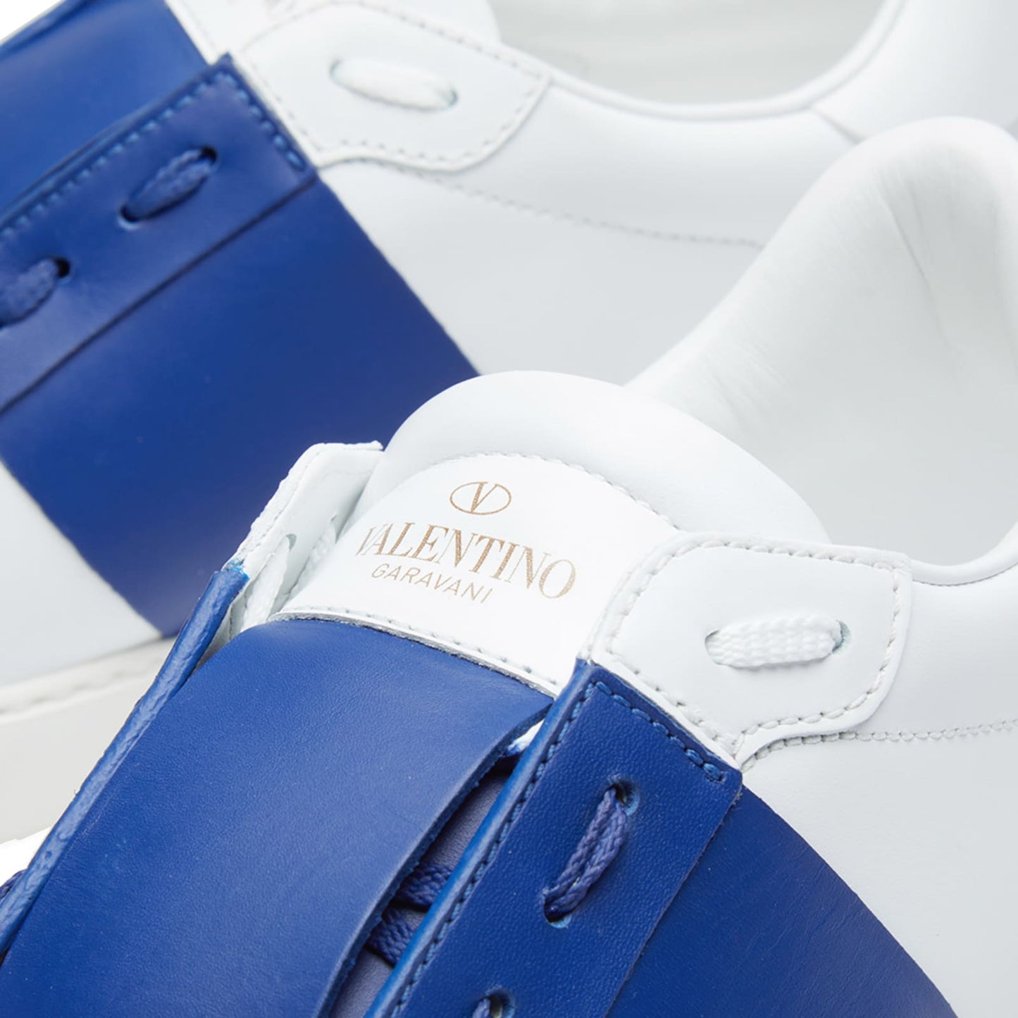 Valentino open
