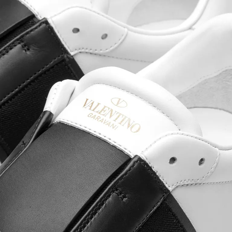 Valentino open